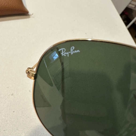 Ray-Ban Classic Aviators - Gold frame/green lenses. - Picture 9 of 12